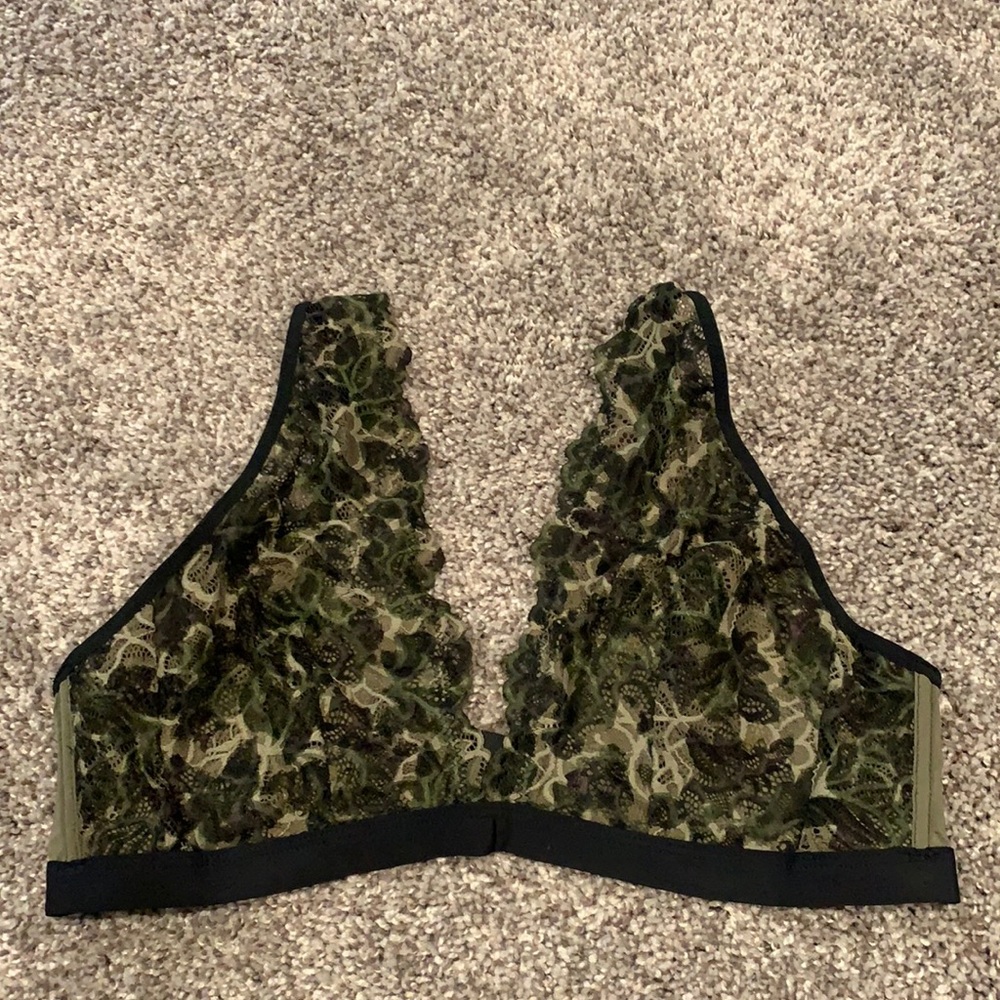 EXHILARATION PLUNGE BRALETTE // Size L